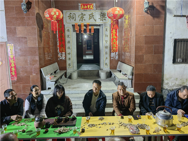 “圍爐夜話”現場.jpg