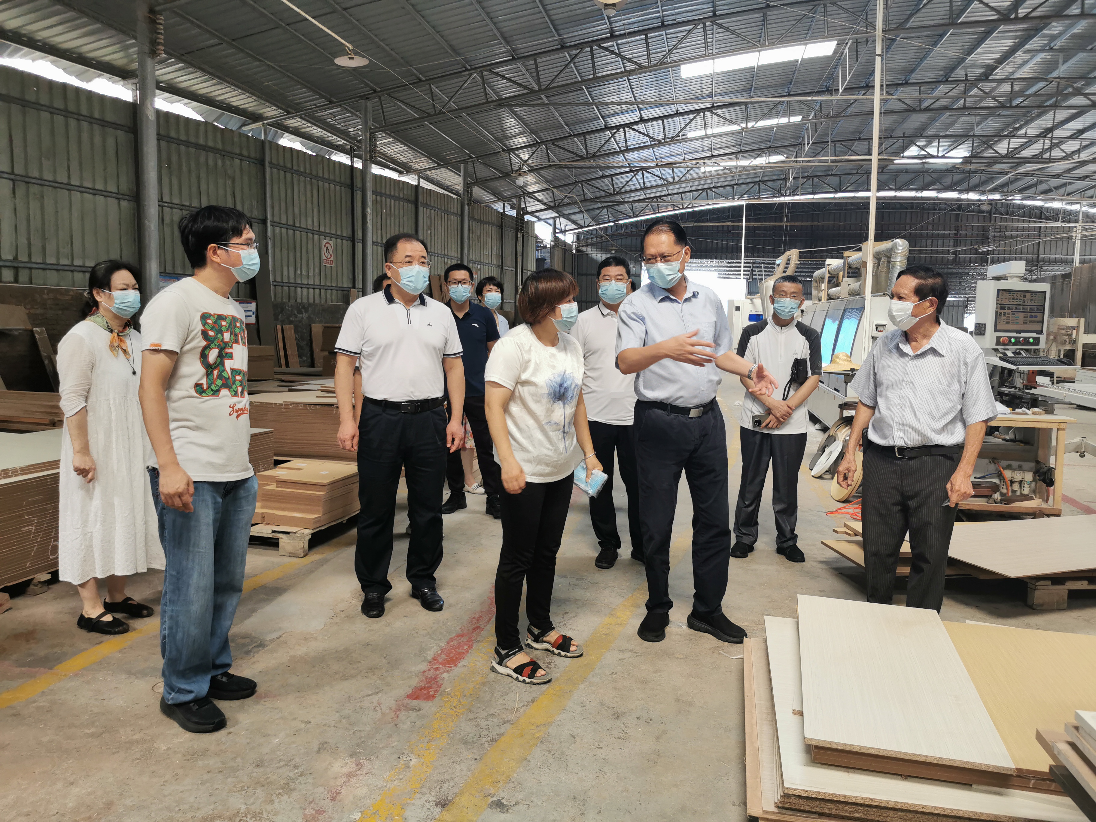 走訪韶關市武江區輝煌家具有限公司.jpg