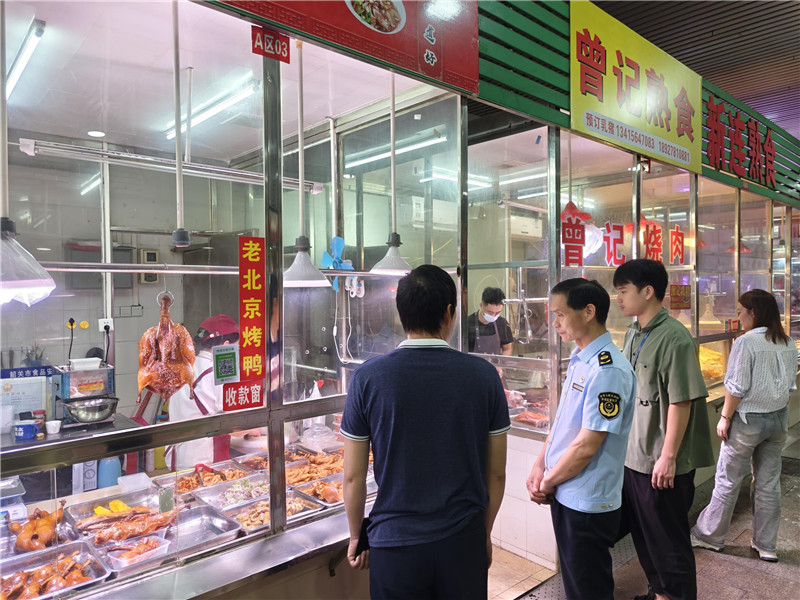 區市場監管局檢查熟食店.jpg