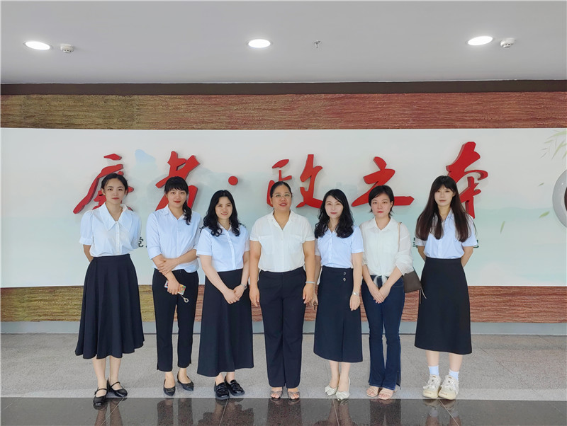 區婦聯參觀韶關市黨風廉政建設、干部任前法紀教育暨預防職務犯罪教育基地合照.jpg