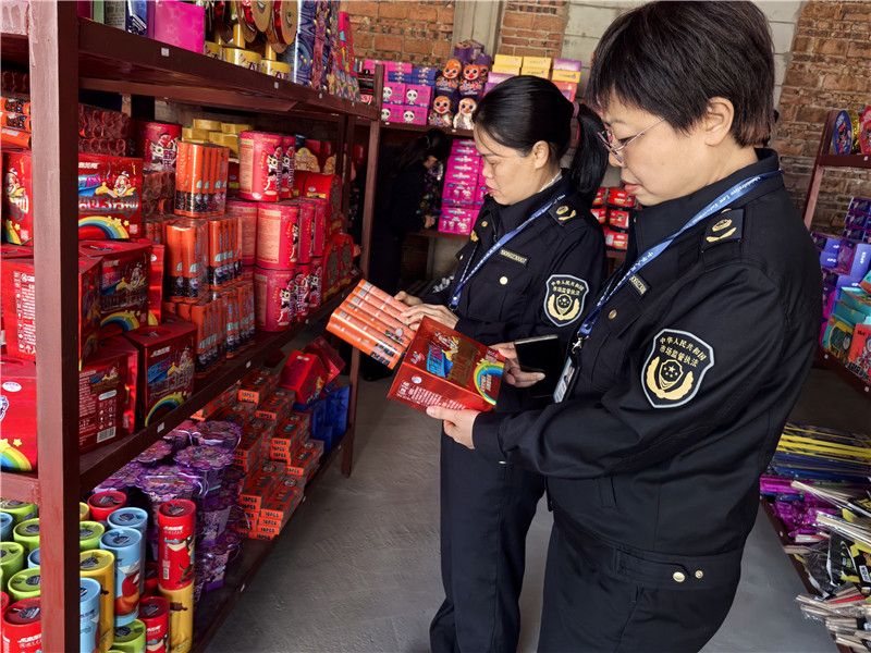 加強煙花爆竹產品質量監管.jpg