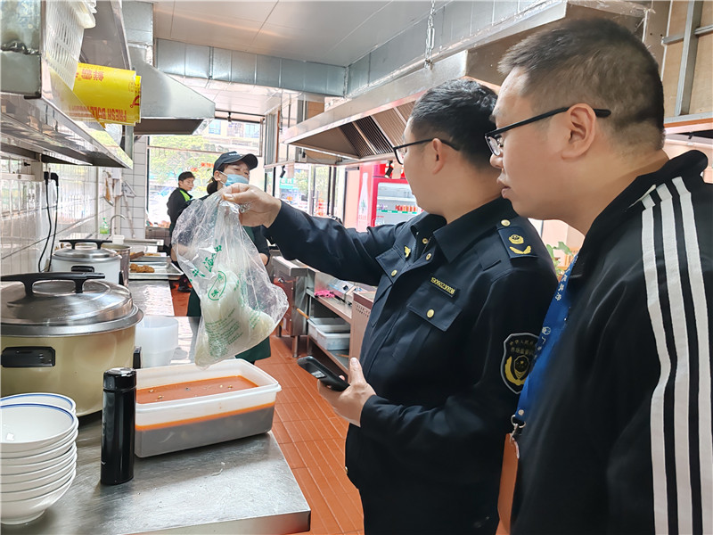 檢查濕粉使用是否在有效期內.jpg