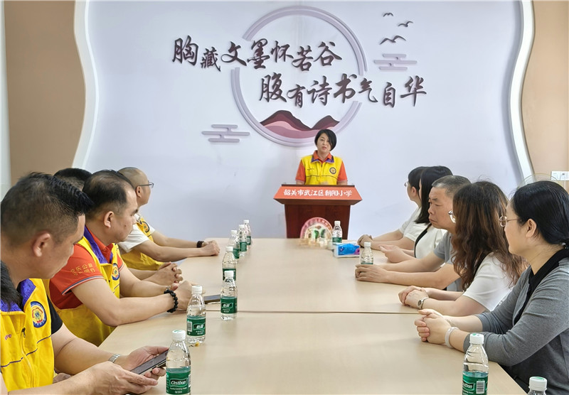 捐贈發(fā)起人發(fā)言.jpg