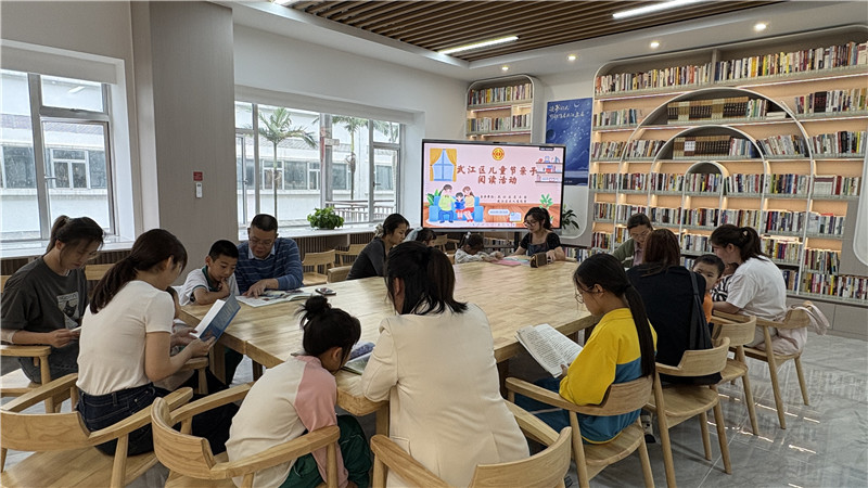 親子閱讀1.jpg